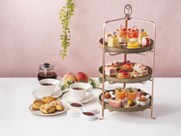 桃づくしのアフタヌーンティー＋乾杯ドリンク〈8/12～8/15〉