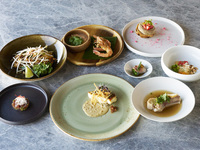 【DINNER】★神宮花火大会窓際最前列確約席★乾杯シャンパン+Seasonal Course ￥27000