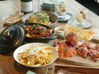 【DINNER】女子会コース＋120分フリーフロー付き