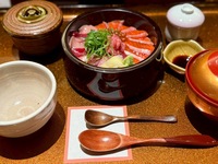 平日ランチ【マグロサーモン合盛り重】