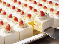 [Weekday lunch buffet adult menu after 12:00] Chef's signature dishes using seasonal ingredients and the ever-popular jumbo shortcake