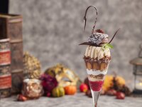 [Coffee and tea included] Swan Parfait - Japanese Chestnut Mont Blanc