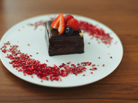 Chocolate cake 7cm x 7cm with decorated fruits