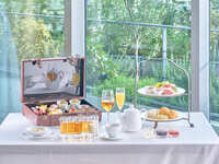 【平日アフタヌーンティー】スイーツ・オードブル・ムレスナの紅茶など食べ飲み放題！リニューアル記念割引 ¥7000→¥6300！