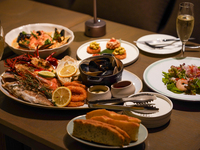 オフィシャルWEB限定【シーフードプラッターシェアプラン】絶品シーフードラクサ＋スパークリングやモクテル含む2時間飲み放題(個室確約）
