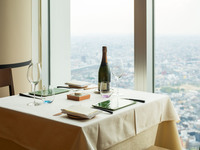 <Dinner Course - Window Side Plan> 8 dishes + mignardises + full course after dinner beverage, including a glass of champagne