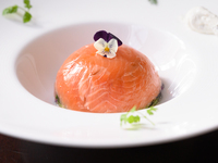 3/4～5/31ランチ「シャルマン」旬魚のポワレとオードブル、スープ、デザートなど全6品