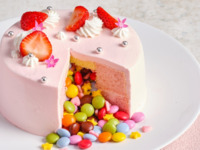 【ギミックケーキ付の記念日ランチ】乾杯酒付！前菜は横浜野菜のバーニャカウダ・メインは紅葉鯛や北海道産豚ロース肉等全5皿（平日）