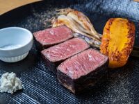 【大人気!!2時間飲み放題!!】超お得な大皿ラグジュアリープラン　A5ランク和牛グリル・旬食材たっぷりのサラダ・定番スイーツのナポレオンチェリーパイなど