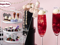 平日【スペシャルドリンク付】モノクロ・ゴシックアフタヌーンティー with ハーゲンダッツ