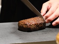 【The Kobe Steak LUNCH Course】 – Cræfted over Charcoal 20,000엔