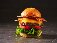 【テイクアウト】ヒルトンクラシックチーズバーガー