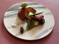 (ディナーA・B)峠下牛ロース肉と藤原牛フィレ肉の盛り合わせ