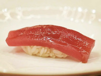 Omakase course (¥27,500)