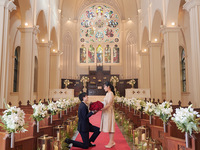 【チャペルdeプロポーズ】貸切チャペルでの特別なプロポーズ ～大聖堂チャペル～