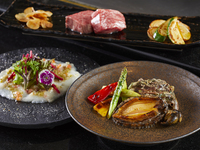 Festive Season【シェフズコース】　特選オリーブ牛テンダーロインとサーロイン各50g、蝦夷鮑の鉄板焼