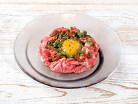 人氣手作Yukhoe（韓式生拌牛肉）與熟成牛肉特選午餐套餐