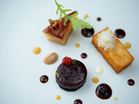 (Dec 20-23) Christmas Dinner Course"Menu Noël" with a glass of Champagne