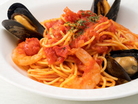 Shrimp and Mussel Tomato Pasta