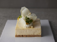 2層の半生チーズケーキ ゆず 4名様分【 ¥3,400円(税別) 】