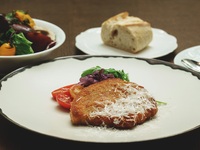 Weekday Lunch — Lunch Set: Salad Buffet with Your Choice of Main Dish