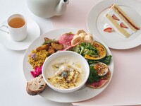 【Special Brunch with Dessert & Drink】Pancetta and Mushroom Cheese Cream Soup & Deli Salad Plate