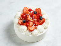 Christmas Strawberry Sponge Cake