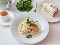 Special Brunch (includes dessert & drink): Grilled Salmon and Spinach Yuzu Cream Pasta