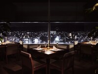 【夜景を楽しむ歓送迎会プラン】前菜からデザートまで牛ロース含む豪華お肉2種付き全10品の大皿シェアプラン＋120分飲み放題