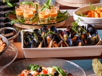 【時間無制限土日祝日ランチブッフェ＋90分フリーフロー】選べるメイン＆豊富なデザートや神戸紅茶含むフリードリンク付