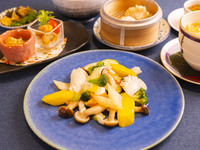 モンゴイカと野菜の淡路島の藻塩炒め