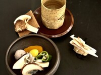 【カウンター】おまかせコース「秋の松茸代官」握り8~9貫／料理4~5品（松茸付き）