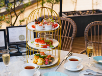 オフィシャルWeb限定最安値【苺のアフタヌーンティー】3段スタンドのスイーツ＆セイボリー＋カフェフリー（平日限定）