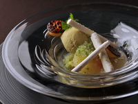 【Xmas2025】 12/20～25  旬の食材×国産牛フィレの贅沢クリスマスディナー 　乾杯酒付　窓側以外のお席