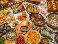 Dinner to enjoy the night view of Minato Mirai and domestic hashed beef, oven-baked pizza, etc. (Adult)