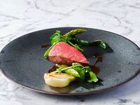 【★販売延長！厳選牛のステーキランチ240g★】乾杯酒プレゼント！サラダ・スープ・パン・メインは厳選牛サーロイン240g！（平日）