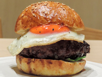 【限定ランチ】和牛100%月見バーガーランチ