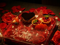 【기념일 ~ 백화요란 ~】 한 입의 건배 오리지널 칵테일 포함 ☆ 진홍의 장미 BOX 케이크로 축하 ★ 겨울 특별 코스 (건배 / 오페라 하트 케이크 포함)