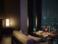 Dec 20–25 Only — Guaranteed Window-Side Sofa Seat: Christmas Pairing Course