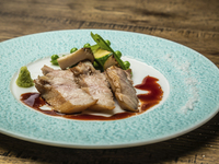 【ランチ限定】窯焼きピザやチキンのグリルなどを楽しむ乾杯スパークリング付きスペシャルプラン