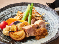 ◇（土日祝日）★四季彩ランチ★11月のおすすめ【淡路島たまねぎの炭火焼きと天元豚のポークジンジャー】