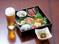 [Saturdays and Sundays only] Seasonal flavors [Tosa Zanmai Set with cooked grouper bones]