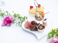 ＜平日ランチ＞[公式HP]＜ハート型ミニアフタヌーンティースタンド＞ランチコース 選べるメイン料理＆選べるデザート（ｸﾞﾗﾏｼｰﾌﾟﾘﾌｨｯｸｽ）