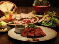 お土産ワイン付き！【メインはサーロインステーキ！】牧草牛 シェアコース