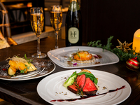オフィシャルWeb限定最安値【クリスマス2025★乾杯酒付】Xmasを彩る魚料理と肉料理のWメインなど贅沢フルコースディナー（12/21・24・25限定）