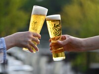 【ビアホール】屋内で楽しむ飲み放題！前菜5種、黒毛和牛ロースのメインの2品コース＋スパークリングワイン含むフリードリンク