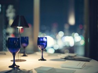 【窓側席確約｜12月22日・23日ホームページ予約限定】乾杯酒付クリスマスディナー 黒毛和牛フィレコース