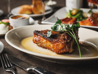 [PRANZO] Bistecca T-bone USDA PRIME frollata 28 giorni ◇ 8 portate in totale, inclusi 3 antipasti e zuppa di stagione