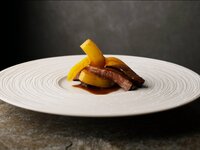 （限時供應：12月19日至20日）及牛×中國料理 沼本精選2025 [櫃檯]