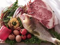 【贅沢ディナー】月替りテーマの国産牛サーロイン炙り、豊洲直送魚介など旬素材里山コース全8品